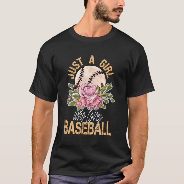 Baseball Cincinnati för kvinnor är bara en flicka  T Shirt (Framsida)