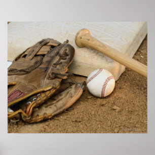 Baseball, Mitt och Fladdermus på bas Poster