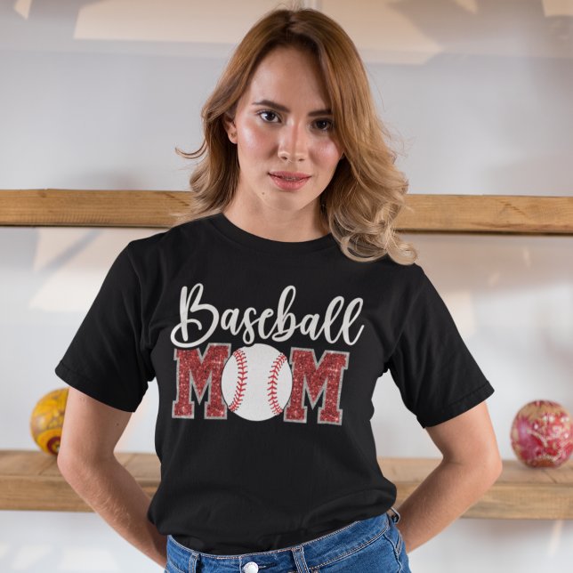 Baseball Mom cute bright red text T Shirt (Skapare uppladdad)