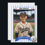 Baseball Photo Födelsedagsfest inbjudan<br><div class="desc">Anpassa dessa söta baseballfödelsedagsinbjudningar med spelarens favoritfoto. Basbollkortsdesignen har en bakgrund i streck och har röda stjärnor och en baseboll med MVP-åldern på födelsedagen. All text kan ändras för att passa dina behov.</div>