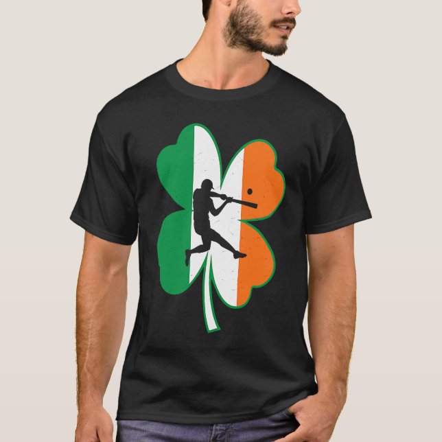 Baseball Player Lucky Shamrock Ireland Flag St Pat T Shirt (Framsida)