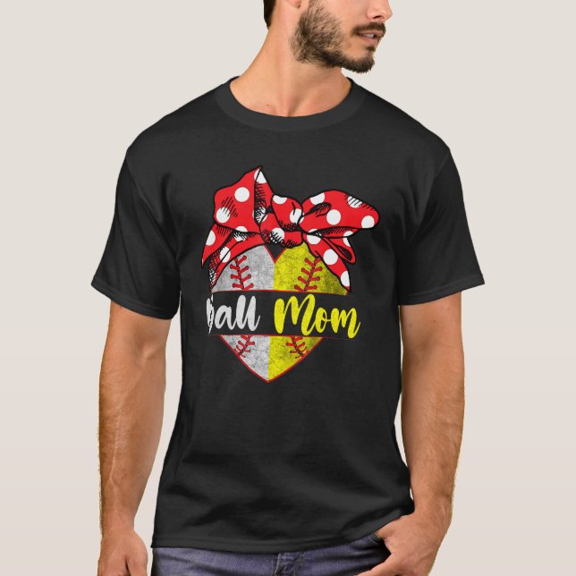 Baseball Softball Heart Boll Mamma-familjens spela T Shirt (Framsida)
