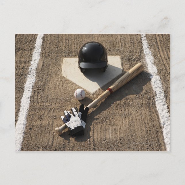 Baseboll, fladdermus, slaghandskar och baseboll vykort (Framsida)