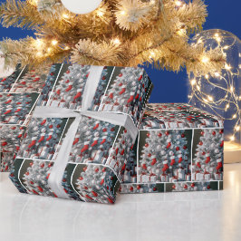 Basebollar och rödsocklar på Julgran Presentpapper