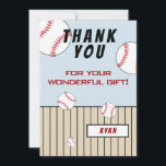 Basebollbollar Födelsedagsbarn Tack Kort<br><div class="desc">Baseboll tema födelsedag tackkort med tackmeddelande,  namn och basebollbollar. Kortet är i vitt,  rött,  blått och svart färgschema. På baksidan av kortet finns basebollbollar på en blå bakgrund. Anpassa kortet med barnets namn. Du kan ändra eller radera texten. Bra för barn som älskar baseboll och sport.</div>