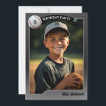 Basebollkort Födelsedagsfest inbjudan<br><div class="desc">Anpassa dessa söta baseballfödelsedagsinbjudningar med spelarens favoritfoto. Basbollkortsdesignen har en bakgrund i streck och har röda stjärnor och en baseboll med MVP-åldern på födelsedagen. All text kan ändras för att passa dina behov.</div>