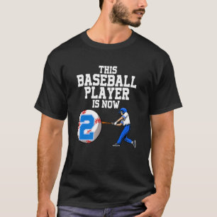 Basebollspelaren är nu 2 Boy Baseball Birthda T Shirt