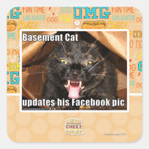 Basement Cat Fyrkantigt Klistermärke