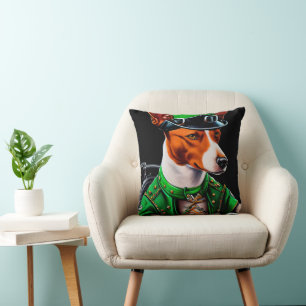 Basenji hund kör cykel St. Patricks dag Kudde