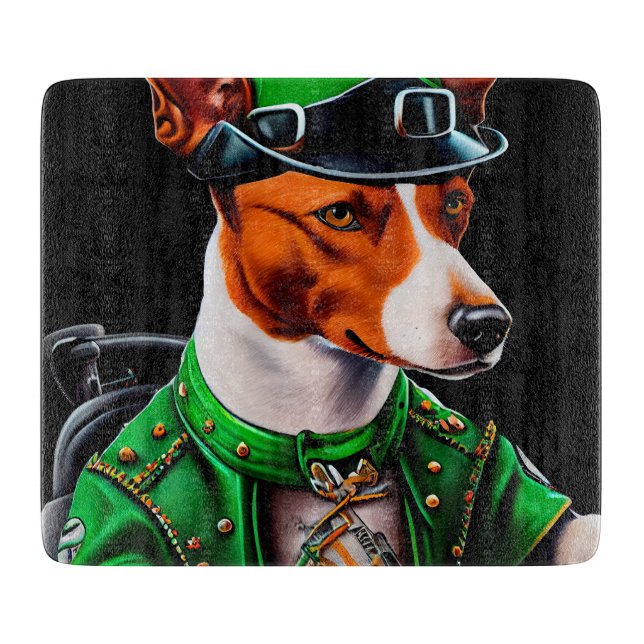 Basenji hund kör cykel St. Patrick's Day (Framsidan)