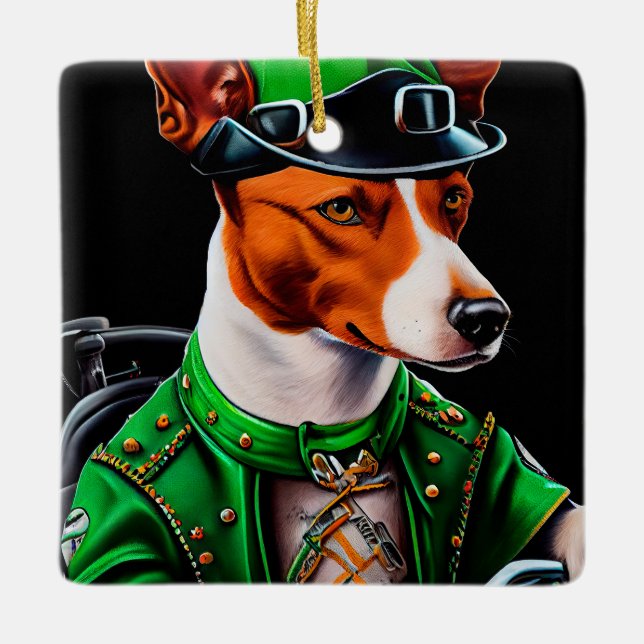 Basenji-Hund som kör cykel St. Patrick's Day Julgransprydnad Keramik (Framsida)