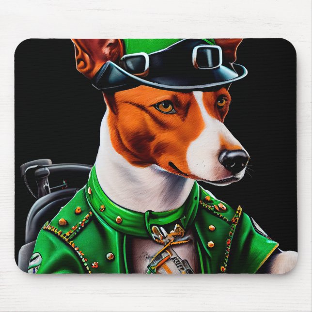 Basenji-Hund som kör cykel St. Patrick's Day Musmatta (Framsidan)