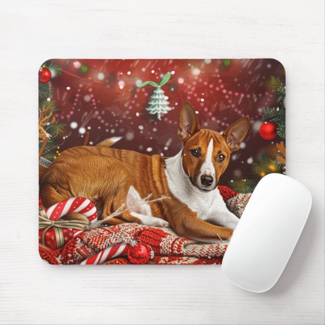 Basenji Julfirande Musmatta (Med mus)