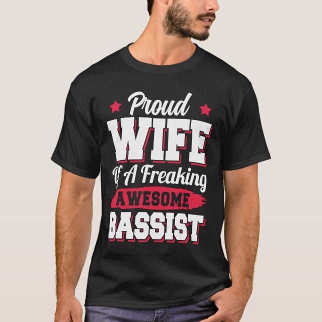 Basgitarrspelare Gitarrist Basist Hustru T Shirt (Framsida)