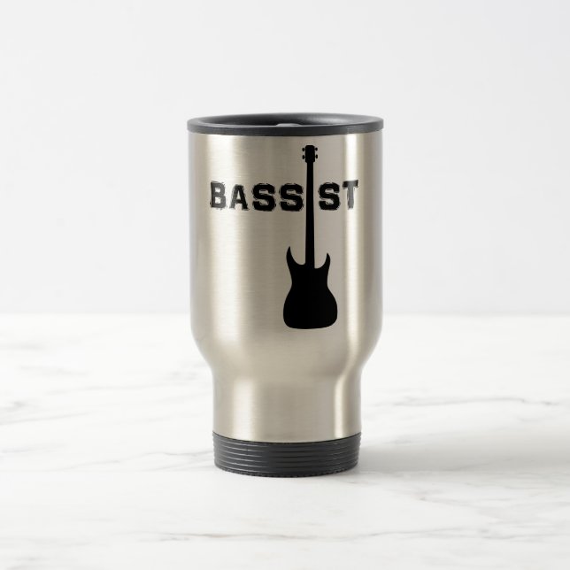 Basist Resemugg (Center)