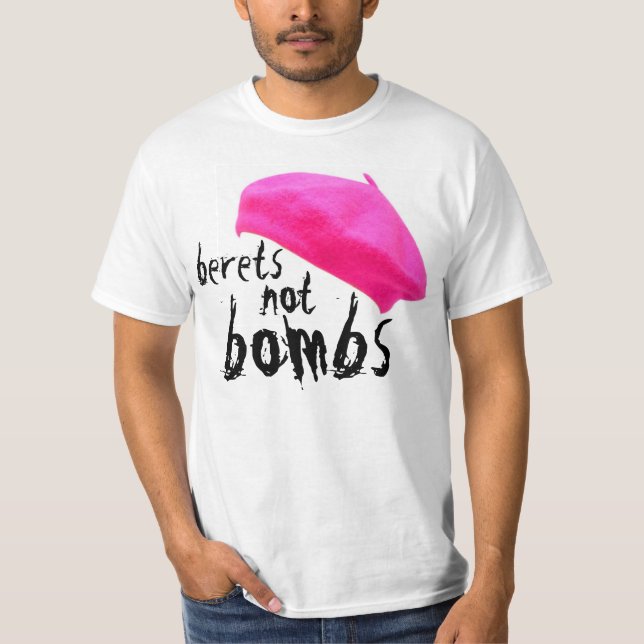 BASKER INTE BOMBARDERAR T-SHIRT (Framsida)