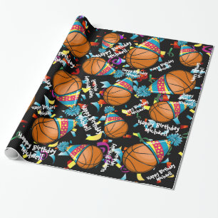 Basket i en partyhatt som skräddarsy födelseda presentpapper