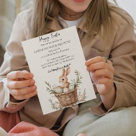 Basket med ägg runt den gamla stolen och Eggs Hunt Inbjudningar