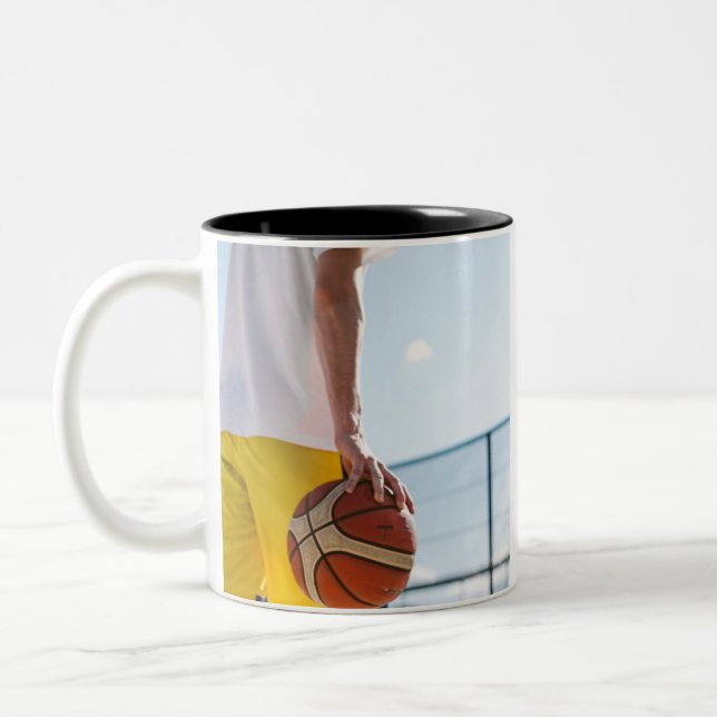 Basketball Artwork Två-Tonad Mugg (Vänster)