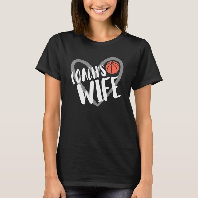 Basketball Coach's Wife Heart T Shirt (Framsida)