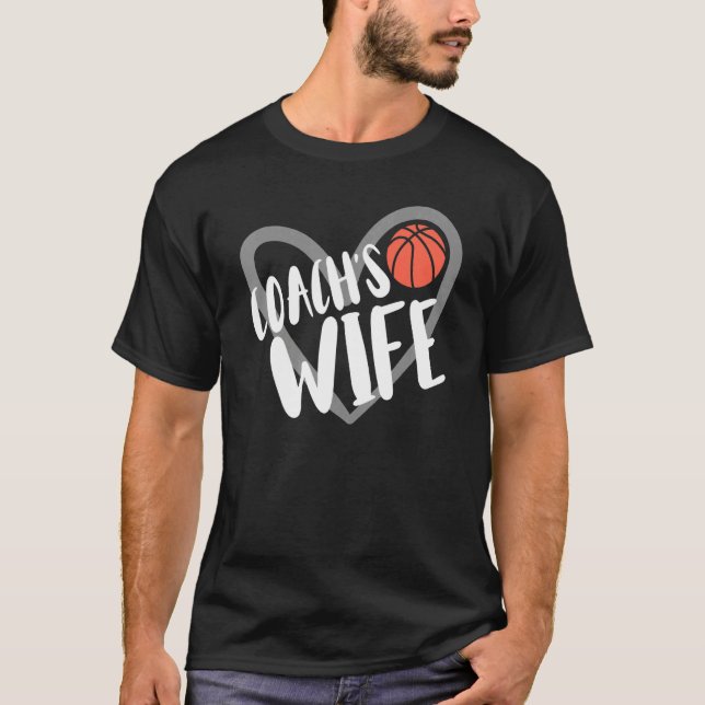 Basketball Coach's Wife Heart T Shirt (Framsida)