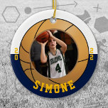 Basketball Navy White Team Färg Julgransprydnad Keramik<br><div class="desc">Fira ditt barns atletiska triumfer i juniorligan,  college eller high school basketball med Basketball Navy White Team Färg Ornament. Anpassa med ditt barns foto,  namn och året. En underbar presentidé för mormor och morfar.</div>