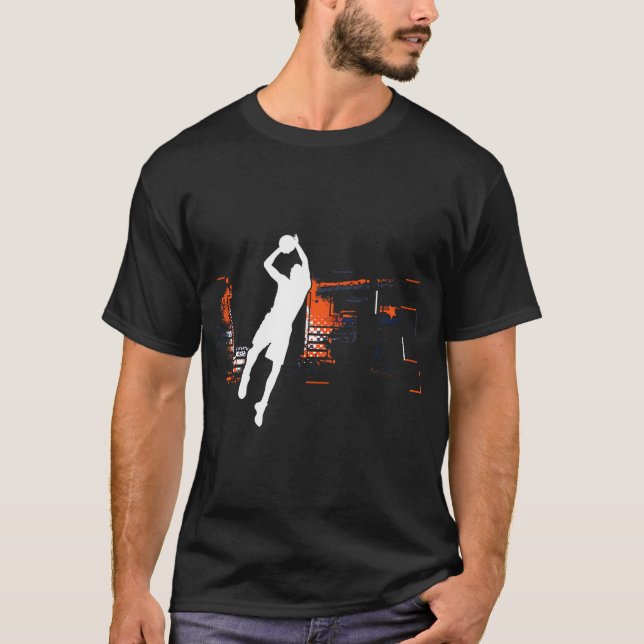 Basketball Player Ringar Coach Basketball Team T Shirt (Framsida)