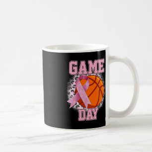 Basketboll för bröstcancer på speldagen kaffemugg