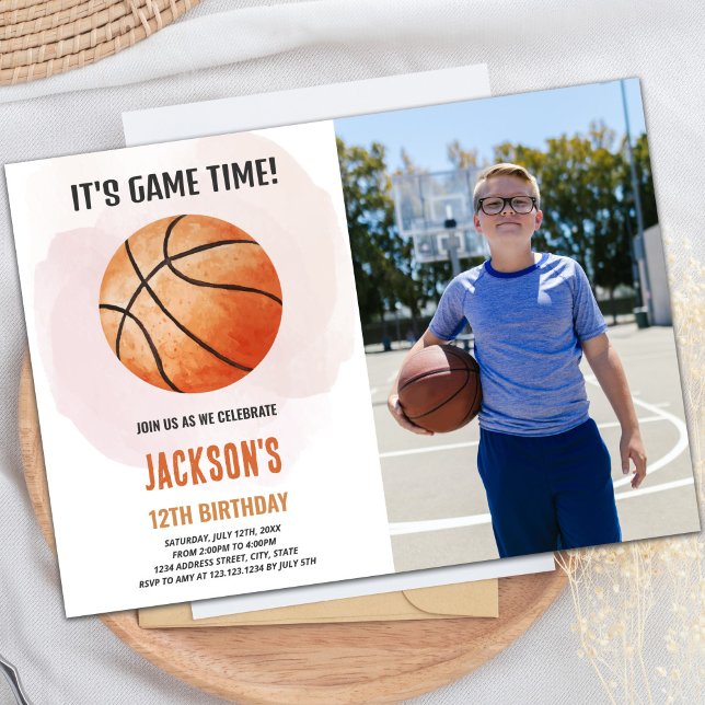Basketboll för vattenfärg, födelsedagsinbjudan inbjudningar (Watercolor Basketball Birthday Invitations w photo)