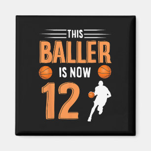 Basketboll i 12:e på födelsedagen - den här bollen magnet
