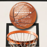 Basketboll oavsett ålder inbjudningar<br><div class="desc">Fira i stil med trendigets födelsedagsinbjudningar. Utformningen är enkel att anpassa med din speciella händelsetext och dina gäster blir glada när de tar emot dessa fantastiska inbjudningskort.</div>