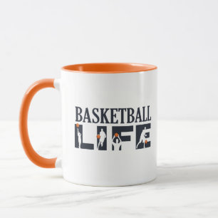 Basketbollspelare som borrar med orange boll mugg