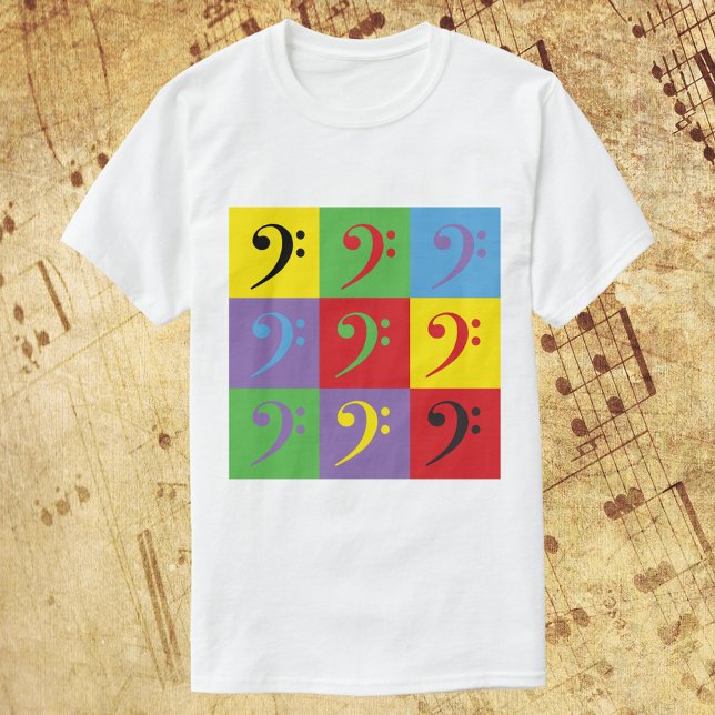 Bass Clef Rainbow Music Mönster T Shirt (A tshirt with a colorful pattern of bass clefs)