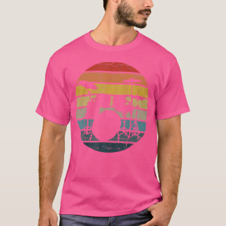 Bass Drums Silhouette på en stressad Retro-solnedg T Shirt