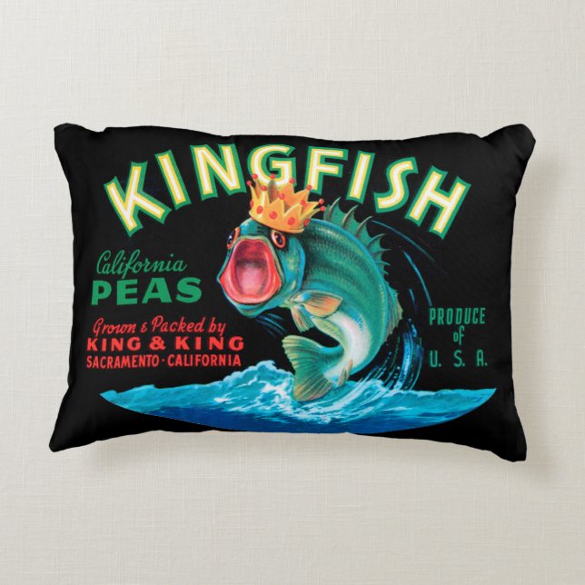 Bass Fish Wed a Krona på en svart bakgrund Prydnadskudde (Baksidan)