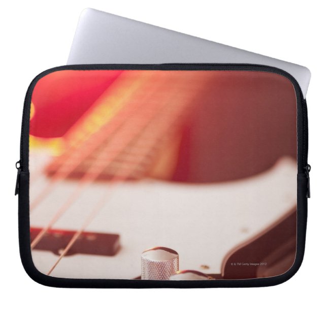 Bass Guitar Laptop Sleeve (Framsidan)
