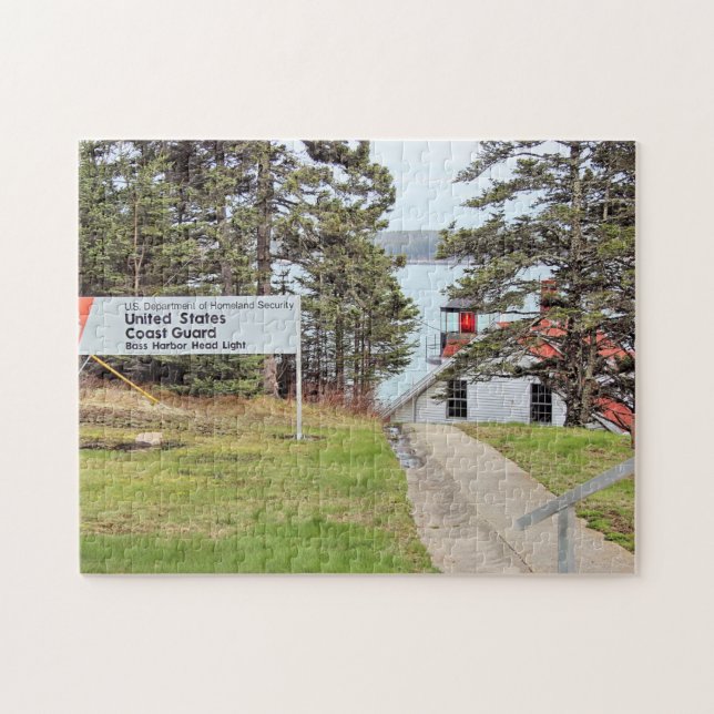 Bass Harbour Head Lighthouse, Maine Jigszle Puzzle Pussel (Horisontell)