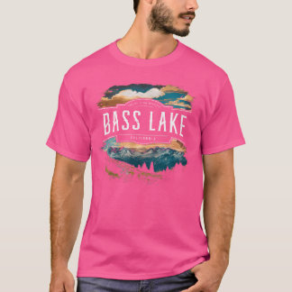 Bass Sjö bergen Kalifornien som gömmer utomhus Vin T Shirt