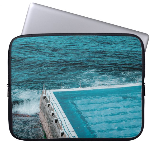 Bassäng nära havet laptop fodral (Framsidan)