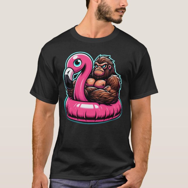 Bassäng Party Bigfoot Flamingo T Shirt (Framsida)