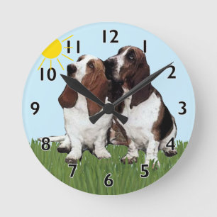 Basset Budklock Rund Klocka