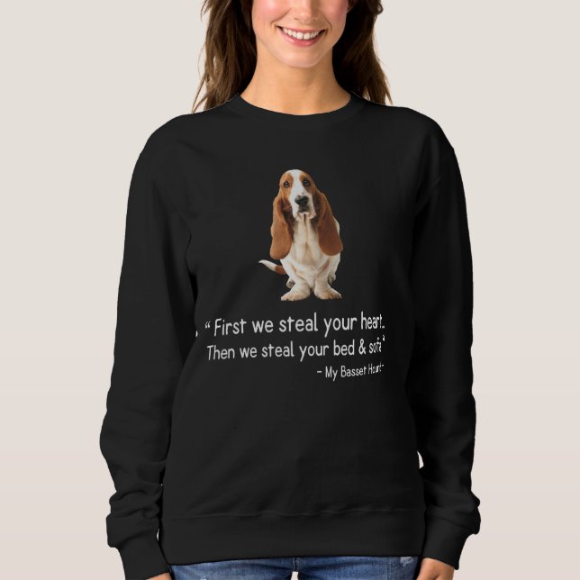 Basset Hound först vi stjäl ditt hjärta T Shirt (Framsida)