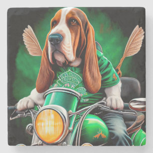 Basset Hound-hund cyklar på St. Patrick's Day Stenunderlägg