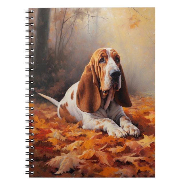 Basset Hound i höstlöv Fall Inspire Anteckningsbok (Framsidan)