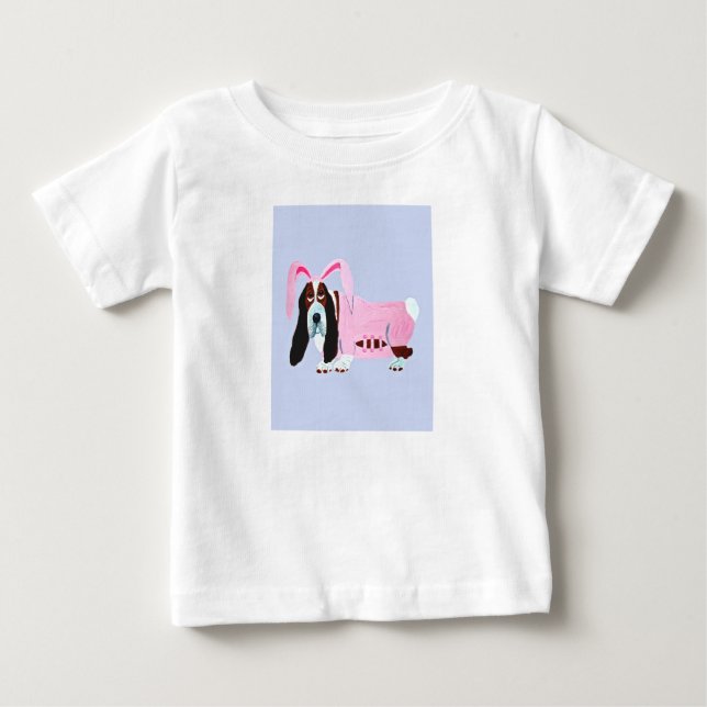 Basset Hound i kanindräkt T Shirt (Framsida)