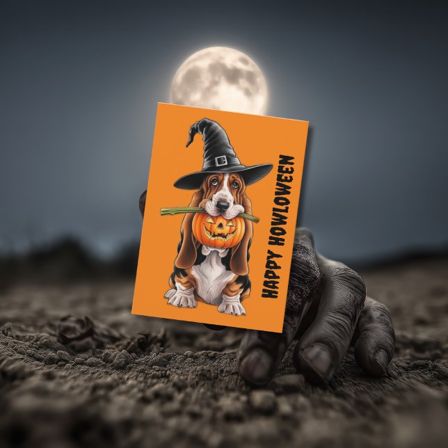 Basset hound med häxhatt och pumpkin kort (Skapare uppladdad)