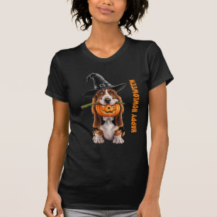Basset hound med häxhatt och pumpkin t shirt