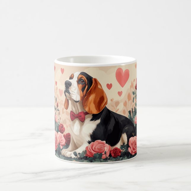 Basset Hound med rosor - Alla hjärtans dag  Kaffemugg (Center)