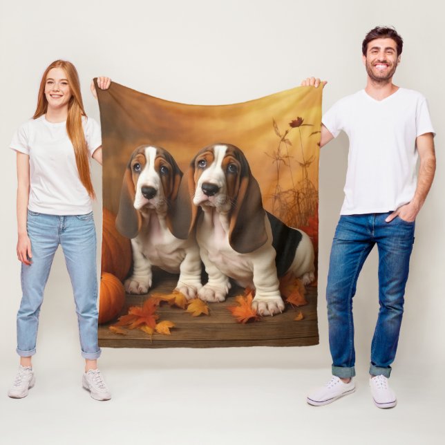 Basset Hound Puppy Autumn Delight Pumpkin Fleecefilt (På plats)
