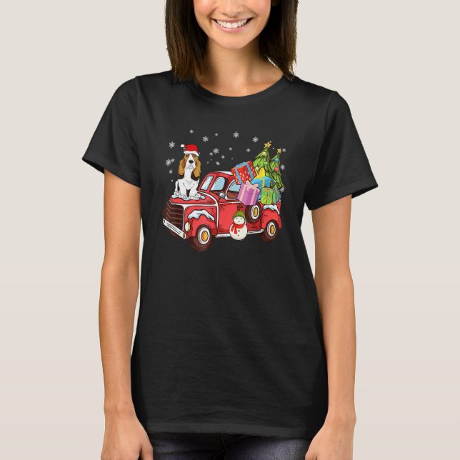 Basset Hound Riding Red Truck Merry Christmas Dog T Shirt (Framsida)